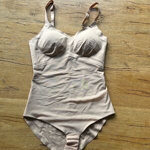 Honeylove bodysuit - M new without tags